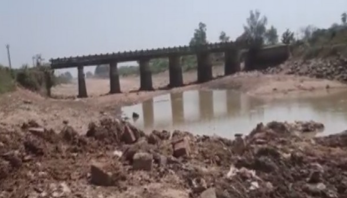 Thieves steal 60-feet long-abandoned iron bridge in Indian state of Bihar