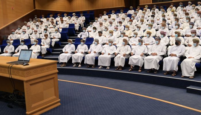 محاضرة تثقيفية بقيادة شرطة محافظة الداخلية