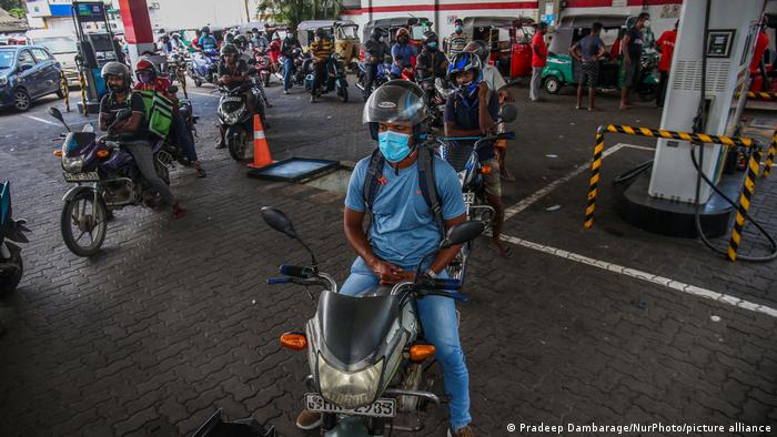Sri Lanka begins fuel rationing due to shortages