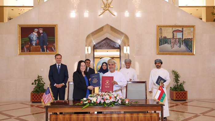 Oman, US sign agreement on employment of officials’ spouses