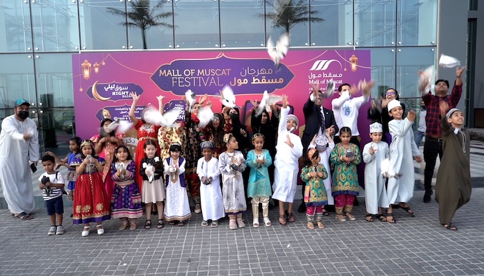 Mall of Muscat celebrates its third anniversary by spreading the message of peace