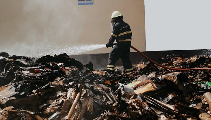 CDAA puts out fire in a dumpyard in South Al Sharqiyah Governorate