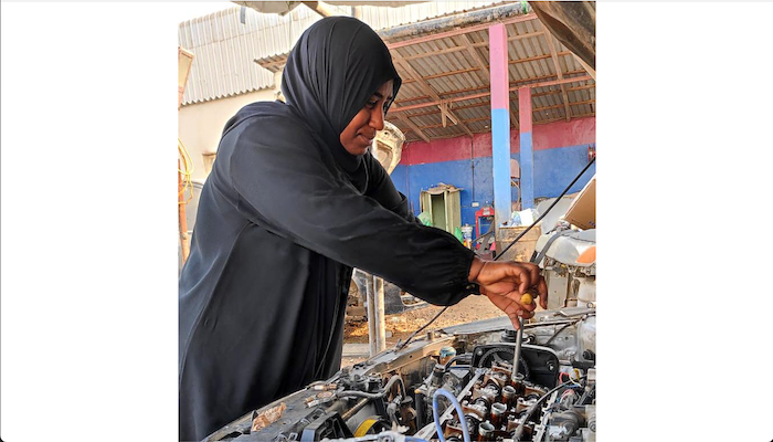 Omani lady pushes boundaries, becomes automobile repair expert