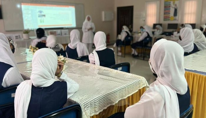 صحية مسقط تواصل جهودها في مكافحة البعوضة الزاعجة