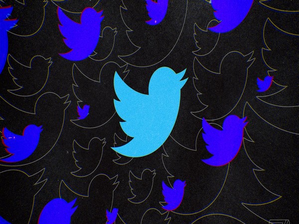 Twitter tests new 'CC' button for captions on videos