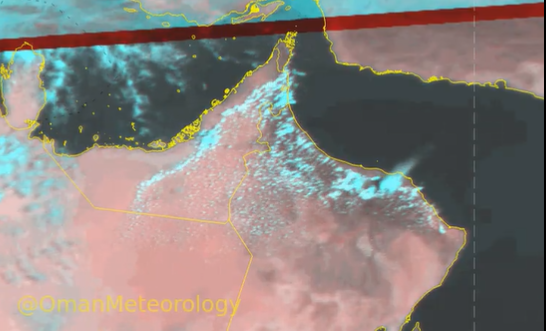فرص هطول أمطار متفرقة رعدية مصحوبة برياح هابطة نشطة