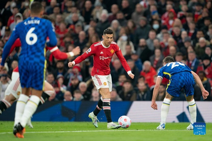 Manchester United and Chelsea share one point each after a 1-1 draw at Old Trafford