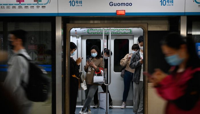 موجة تفشي جديدة لكورونا تتسبب في إغلاق 40 محطة مترو أنفاق في بكين