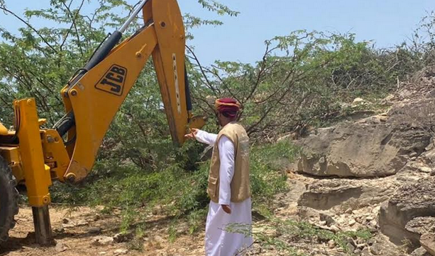 Environment Authority removes mesquite trees in Dhofar