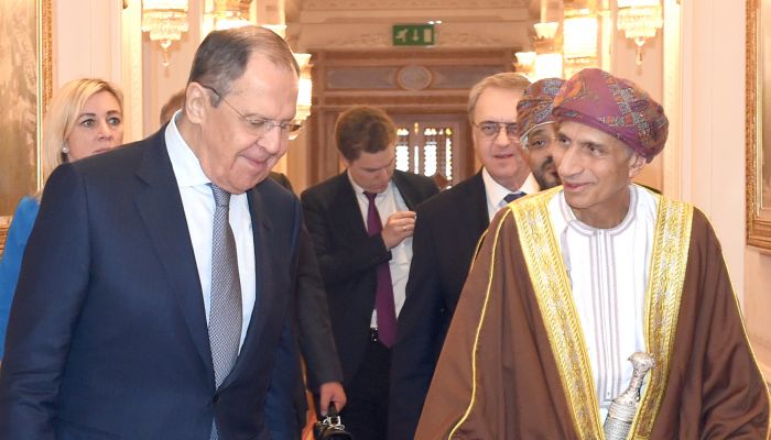 السيد فهد بن محمود يستقبل وزير خارجية روسيا