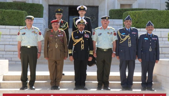 رئيس أركان قوات السلطان المسلحة يزور مقر صرح الشهيد للقوات المسلحة الأردنية