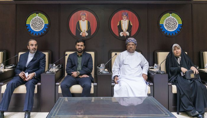 غرفة تجارة وصناعة عمان تستقبل وفدًا تجاريًا إيرانيًا