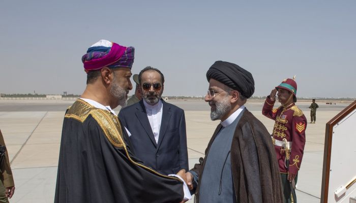 وزير الخارجية يصف زيارة الرئيس الإيراني إلى عُمان بـ'التاريخية'