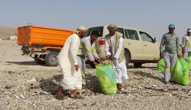 Environment Authority’s campaign cleans beaches, fishing port in Oman