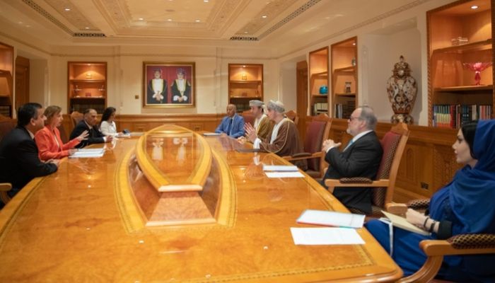السيد كامل بن فهد يعقد اجتماعًا مع وزيرة الثقافة السوريّة