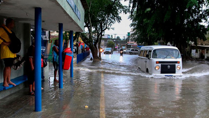 Heavy rain and landslides leave 34 dead in Brazil