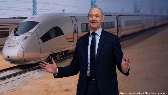Egypt signs €8 billion deal with Siemens for high-speed rail system