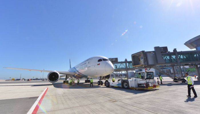ارتفاع أعداد القادمين والمغادرين عبر مطارات عمان بنسبة 89%