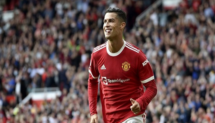 Cristiano Ronaldo wins Manchester United's Player of Year for record-equalling time