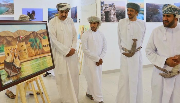 افتتاح معرض ’إبداع المكان والزمان’ بمحافظة مسندم