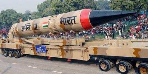 الهند تختبر صاروخًا باليستيًّا متوسط المدى بنجاح