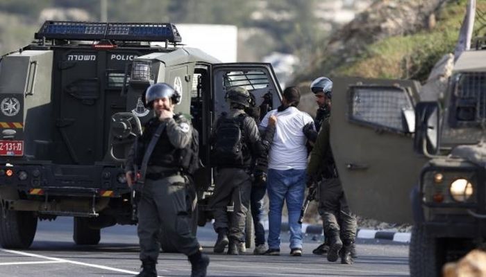 الاحتلال الإسرائيلي يعتقل 19 فلسطينيًّا وعشرات المستوطنين يقتحمون الأقصى