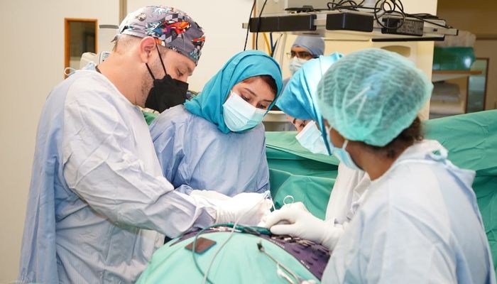 المستشفى السُّلطاني يتمكّن من إجراء عملية جراحية نادرة