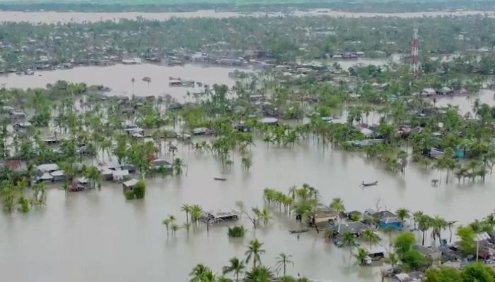 حصيلة ضحايا الفيضانات ترتفع إلى 82 شخصًا في بنجلاديش