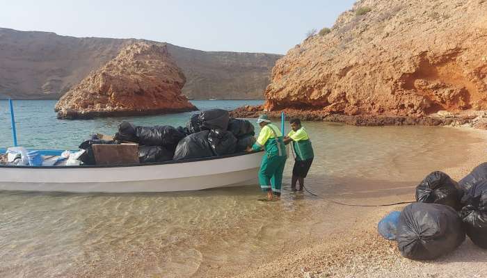 Muscat Municipality cleans beaches