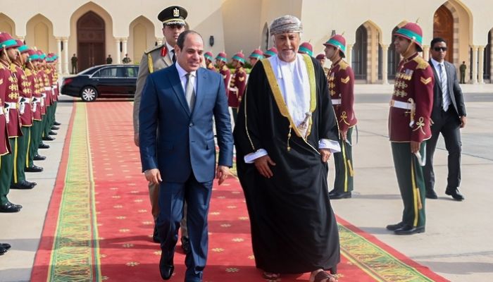 الرئيس المصري يغادر سلطنة عمان