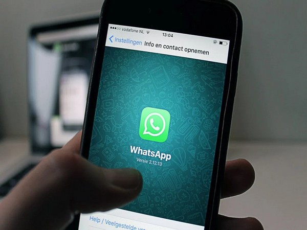 WhatsApp for iOS to allow users hide 'last seen' and 'online' status