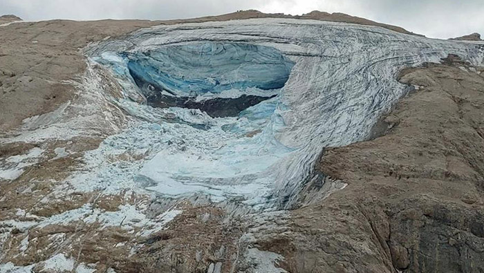 Several dead in Italian Alps glacier collapse