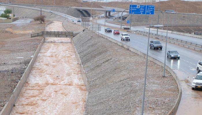 بلدية مسقط  تعلن جاهزيتها للتعامل مع الحالة الجوية المتوقعة