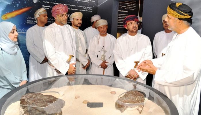 ’التراث والسياحة’ تفتتح معرض النيازك بمتحف أرض اللبان