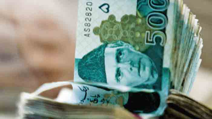 Pakistani rupee slumps further to PKR221 against USD