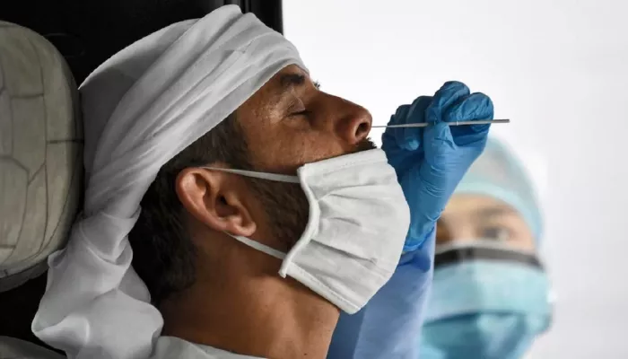 الإمارات.. وفاة شخصين وإصابة أكثر من 1300 بفيروس كورونا