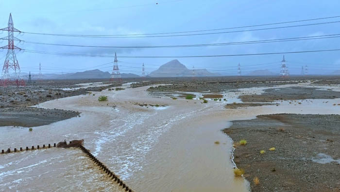 Moderate to heavy rains lash North and South Al Batinah