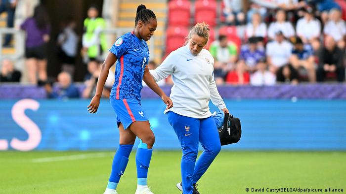 Why do female footballers get so many ACL injuries?