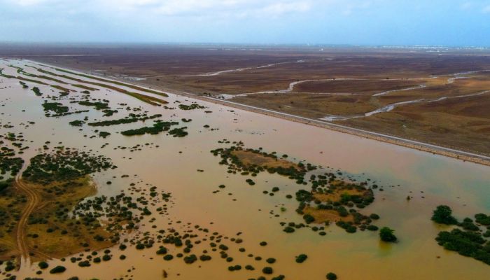سد وادي عاهن بصحار يحتفظ بمياه الأمطار والأودية