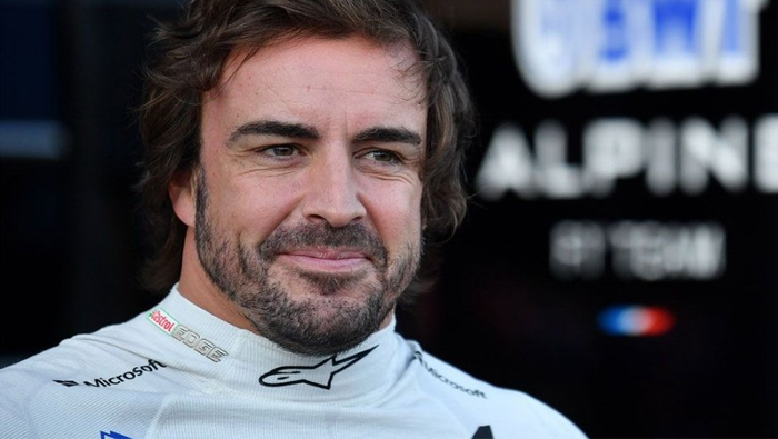 Fernando Alonso signs multi-year deal with Aston Martin