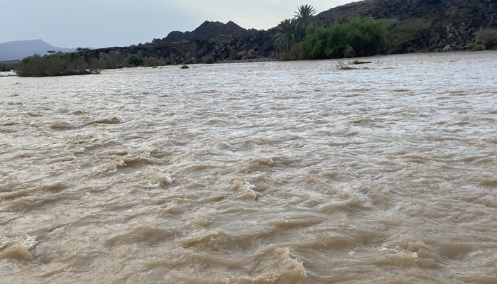 أمطار غزيرة متفرّقة على محافظة الظاهرة