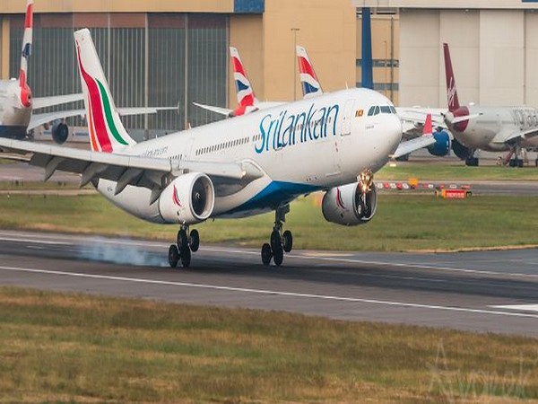 SriLankan Airlines rubbishes reports of no meals in Business Class