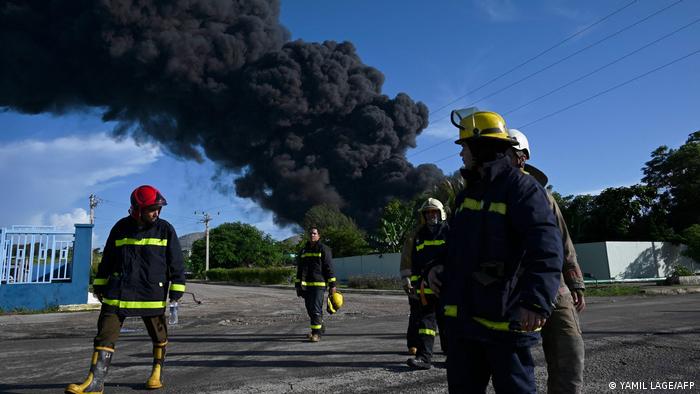 80 injured, 17 missing as lightning strikes oil storage facility in Cuba