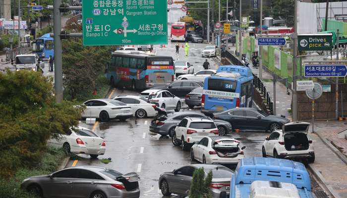 Heaviest rainfall in 115 years drenches South Korea