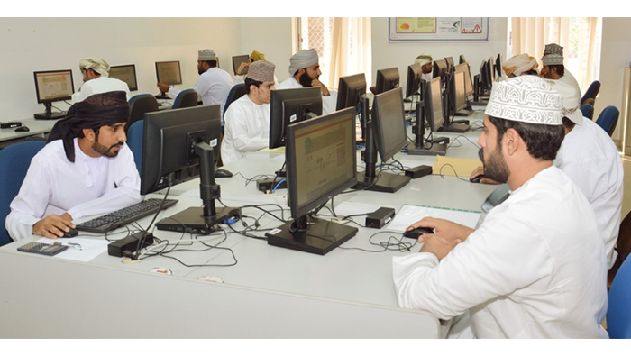 Ministry of Labour conducts tests for jobseekers in North Al Sharqiyah