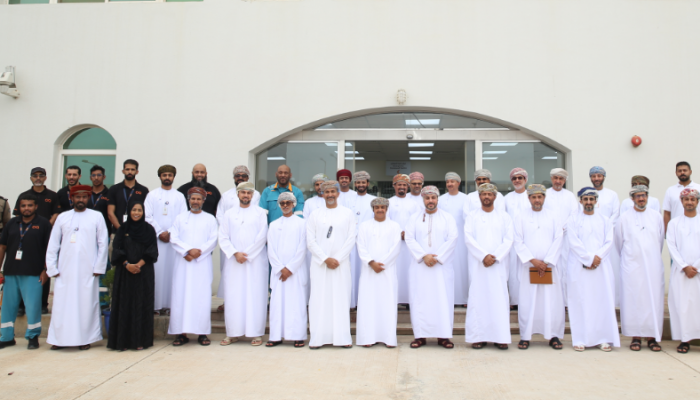 Dhofar Governor reviews OQ’s strategic and investment projects