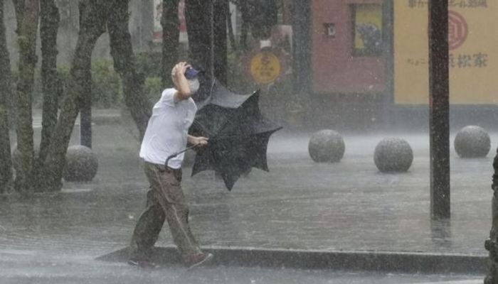 اليابان تحذر مواطنيها من اقتراب الإعصار ’ميري’