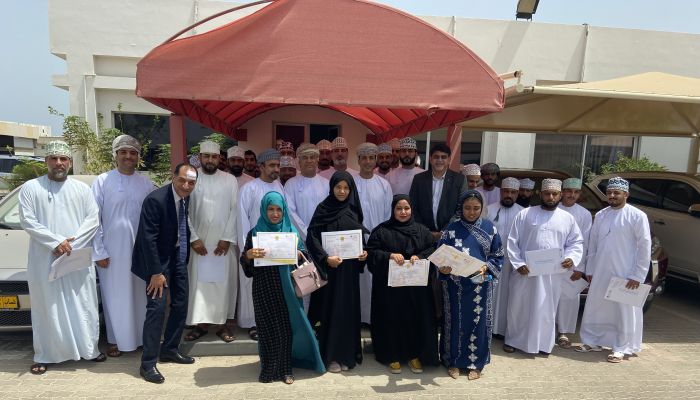 مجموعة الزبير للسيارات تحتفل بخريجي برنامج اللغة الإنجليزية