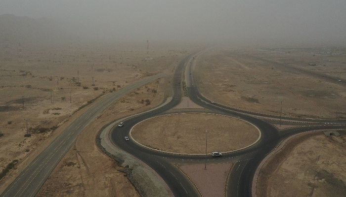 الجهات المعنية تواصل جهودها للحد من تأثيرات حالة الغبار النشطة