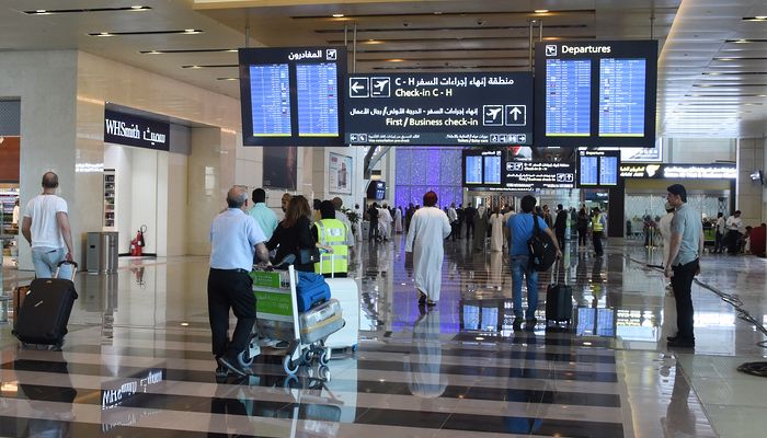 الجنسية الهندية تتصدر أعلى عدد للقادمين والمغادرين من مطار مسقط